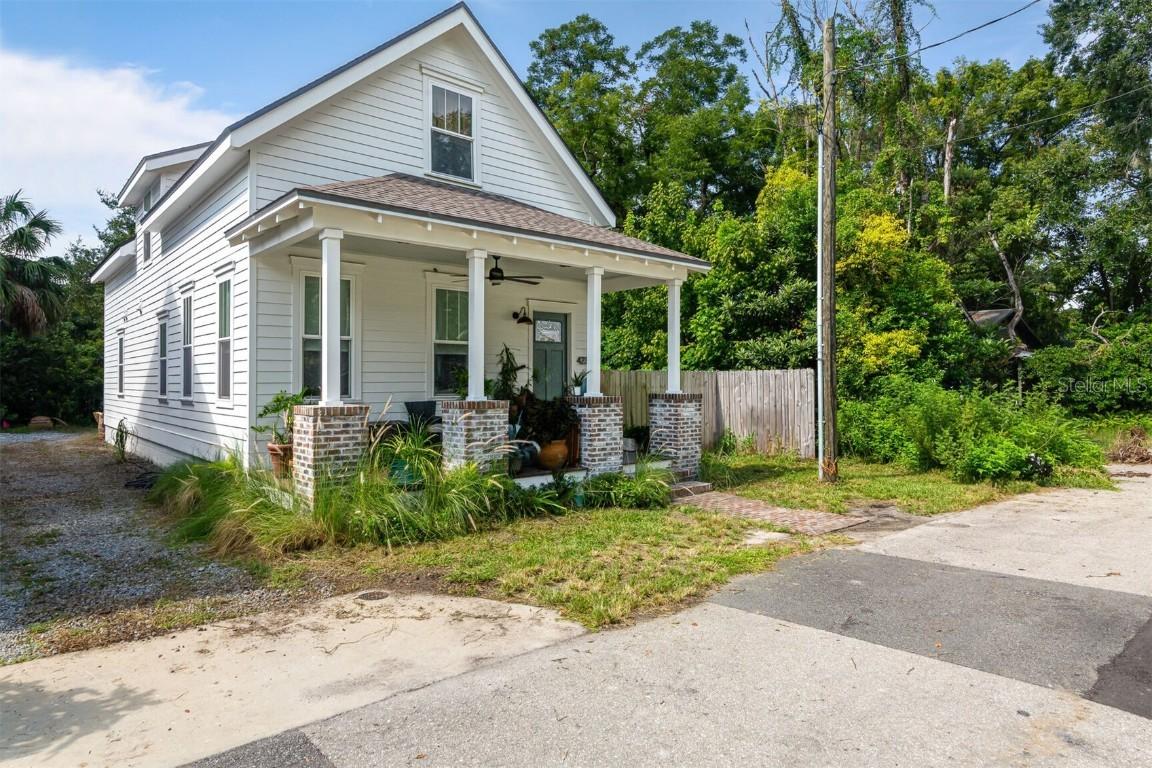 423 NW 6th Ave., Gainesville, FL 32605