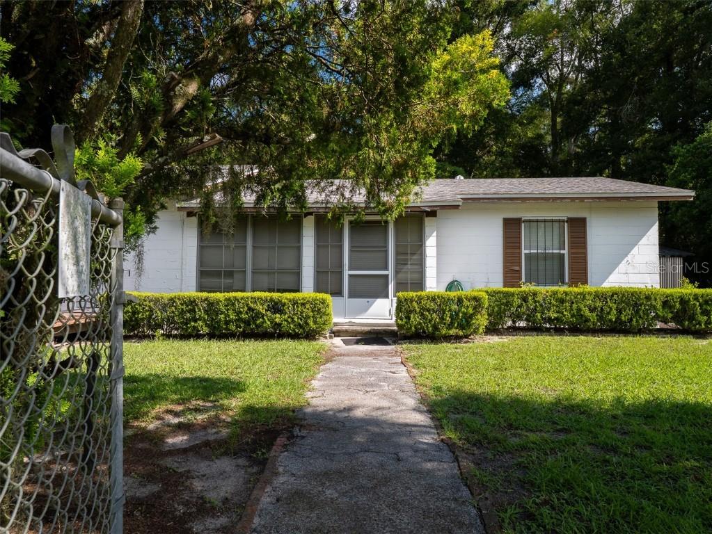 24814 W Newberry Rd., Newberry, FL 32669