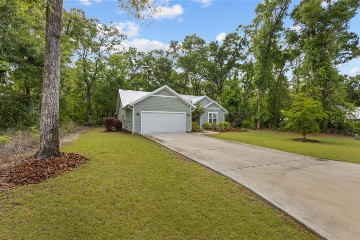 9300 Emily Dr., Fanning Springs, FL 32693