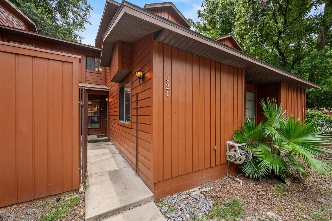 921 SW 57th Dr., Gainesville, FL 32607