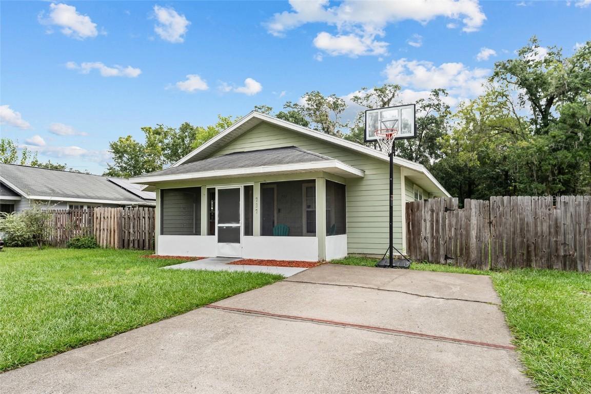 737 NE 18th St., Gainesville, FL 32641