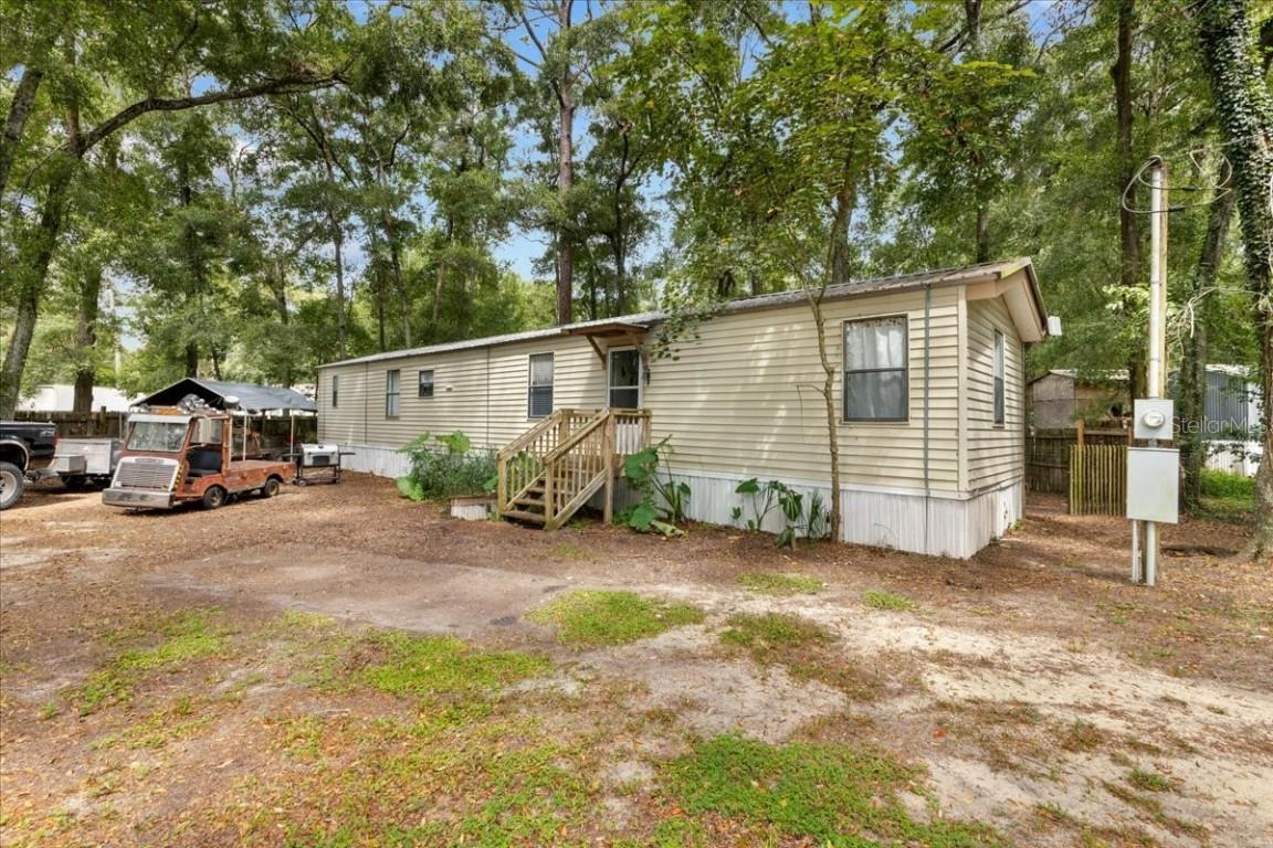 901 NE 11th Ave., Trenton, FL 32693