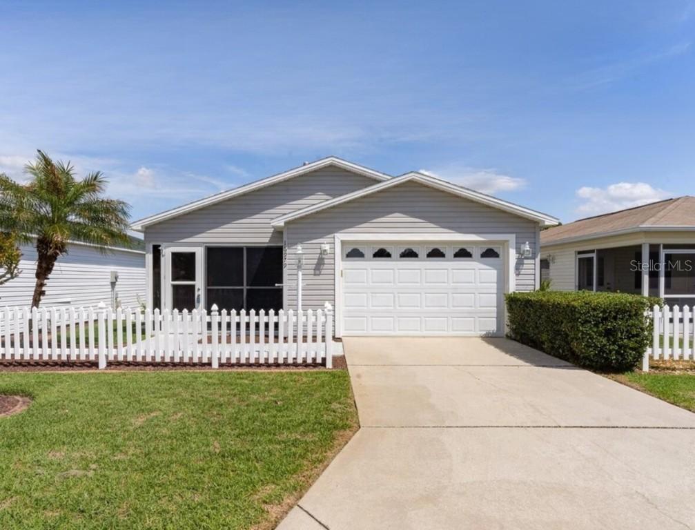 16979 SE 81st Charlesfort Ave., The Villages, FL 32162