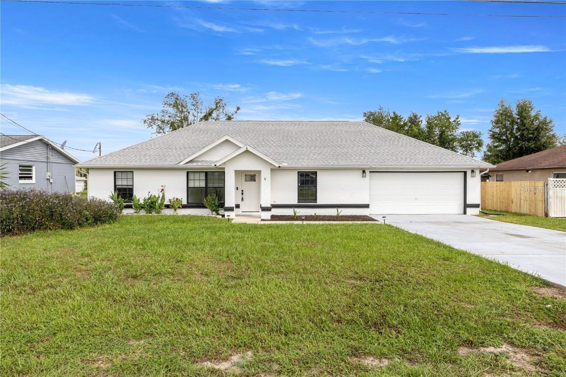 11 Almond Rd., Ocala, FL 34472