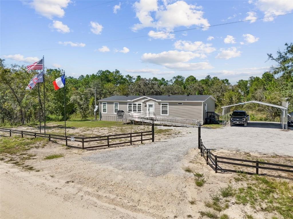 13411 SE 21st Pl., Morriston, FL 32668