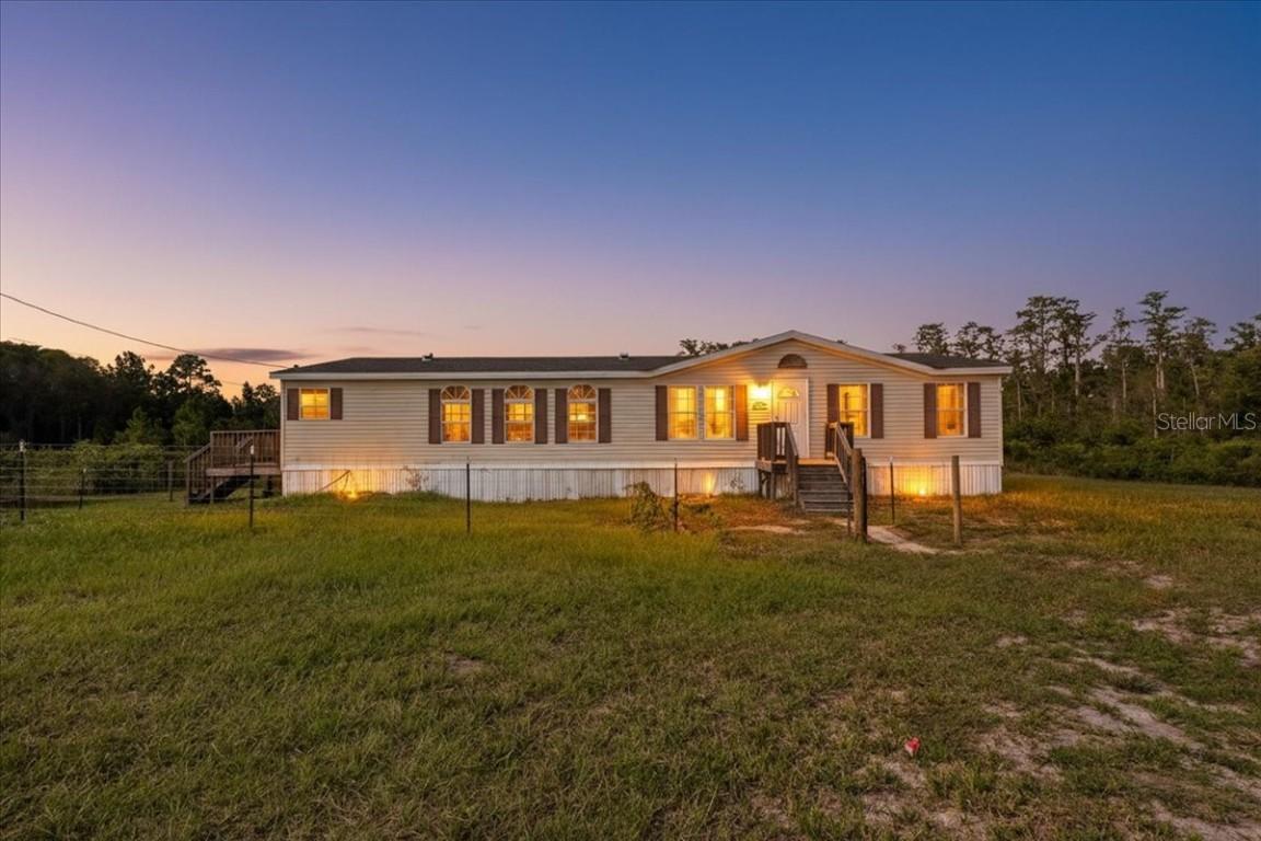 4886 SE 80th Tr., Trenton, FL 32693
