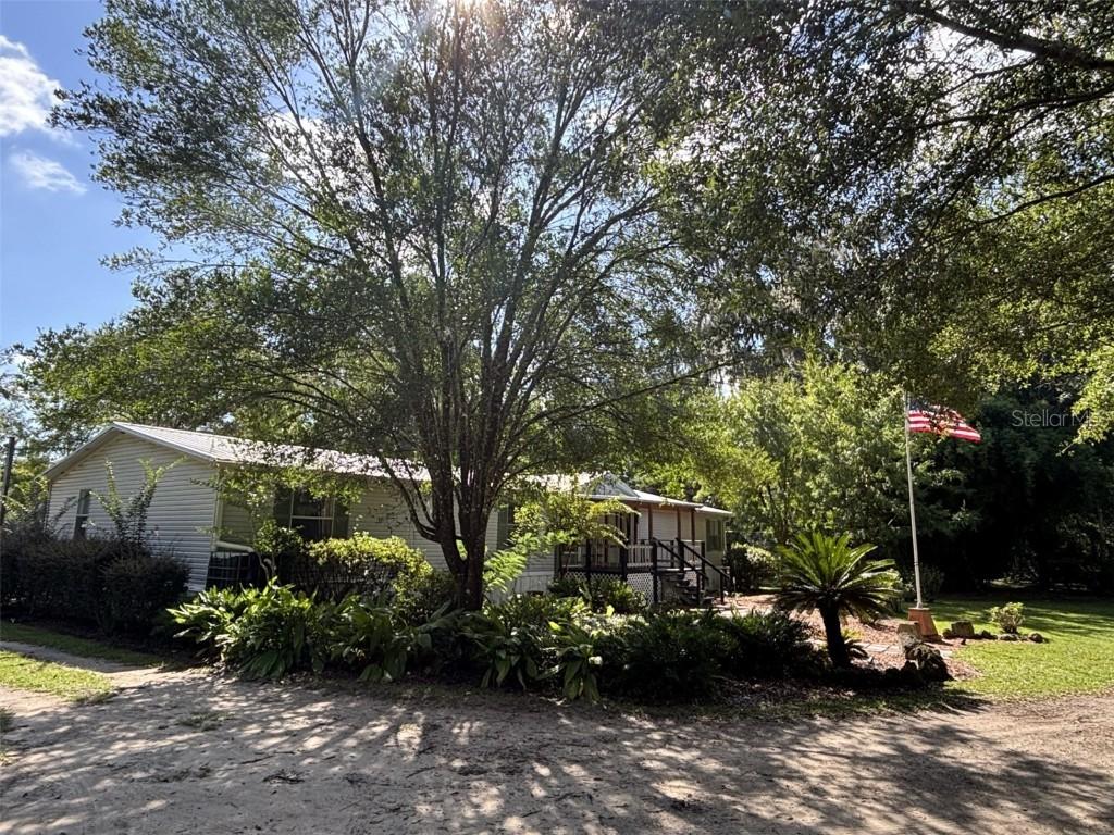6527 SE 155th St., Hawthorne, FL 32640