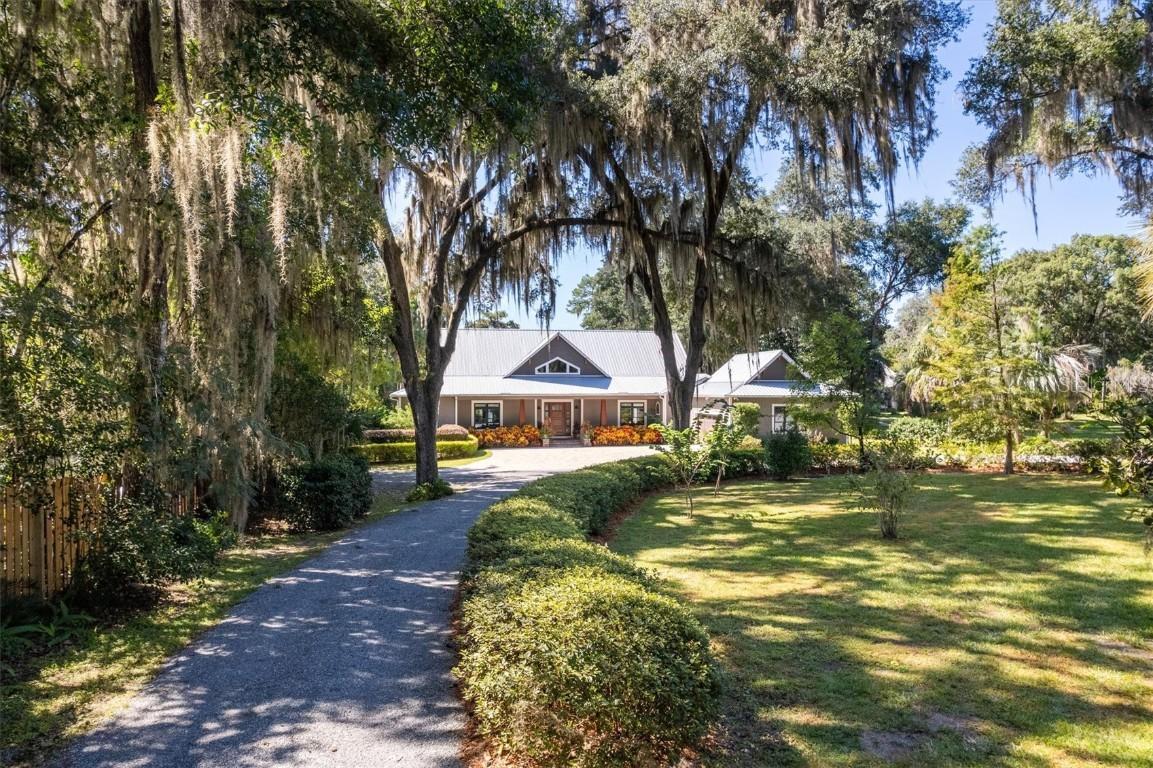 719 Seminole Ridge Rd., Melrose, FL 32666