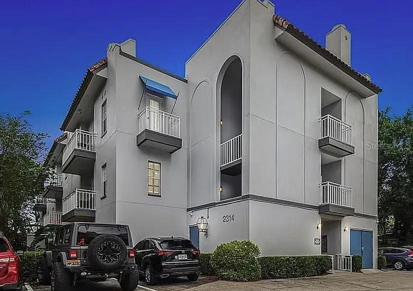 2314 S Clewis Ct. #204, Tampa, FL 33629