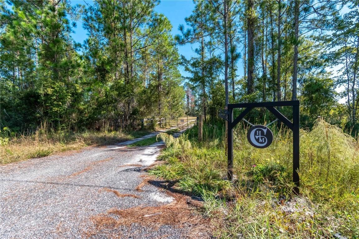 000 NE Us Hwy 301, Hawthorne, FL 32640