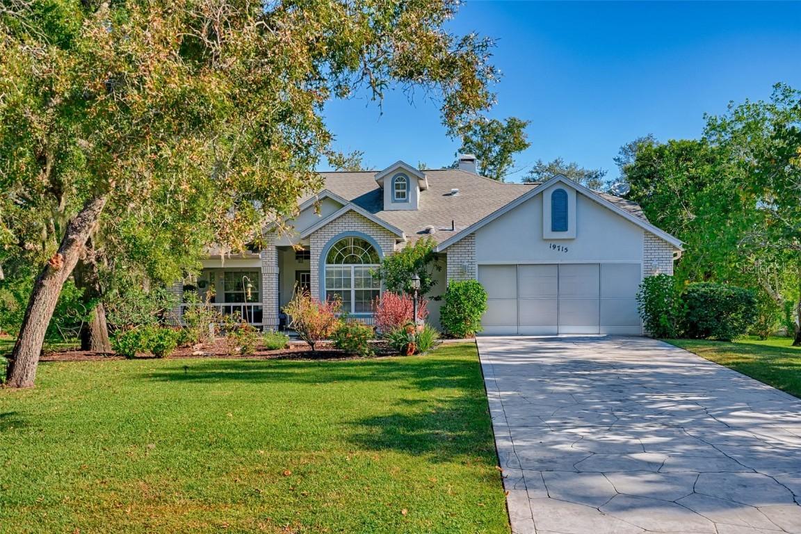 19715 SW 93rd Lane Rd., Dunnellon, FL 34432