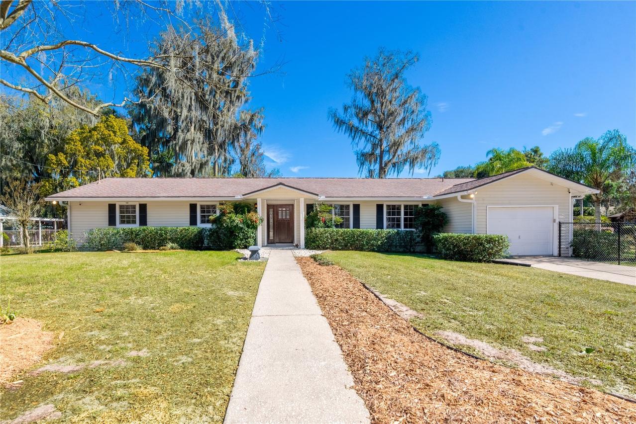 381 SE 5th Ave., Melrose, FL 32666