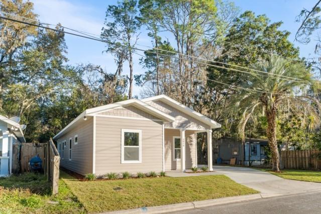 2016 NE 3rd Ave., Gainesville, FL 32641