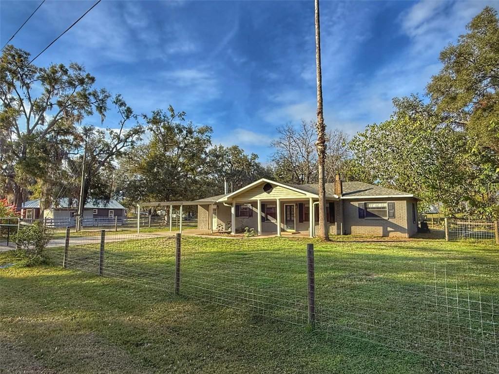 825 NW 3rd Ave., Trenton, FL 32693