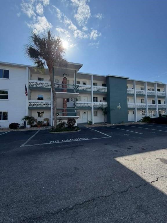 1832 Sunny Dr. #D-32, Bradenton, FL 34207