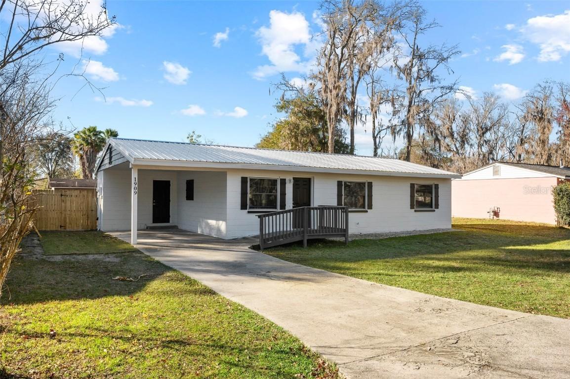 1909 SE 14th Ave., Gainesville, FL 32641