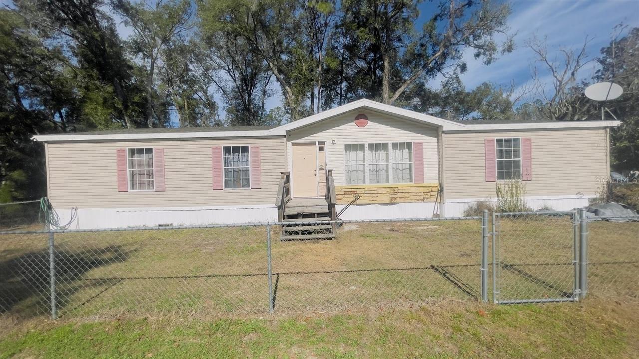 605 Standridge St., Bronson, FL 32621