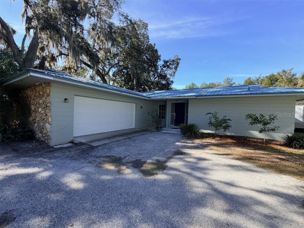 12 Palm Dr., Yankeetown, FL 34498