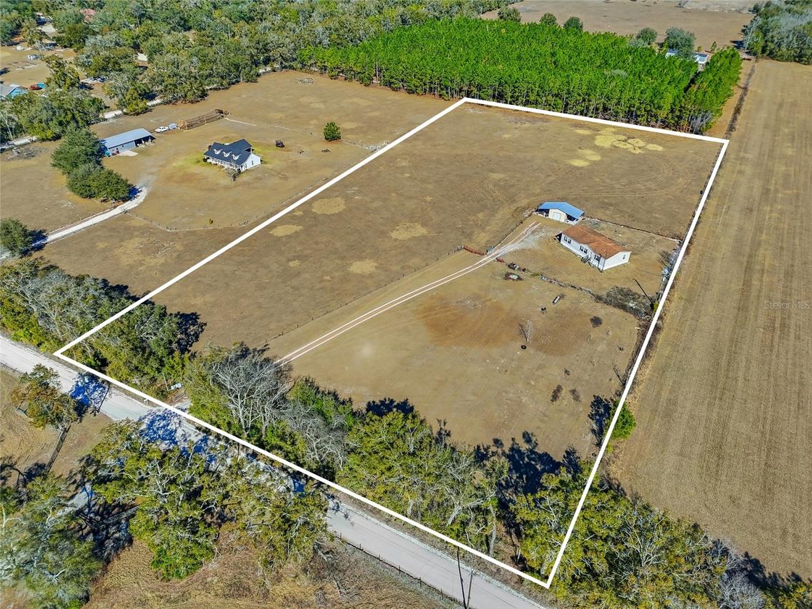 2400 NW 5th St., Bell, FL 32619