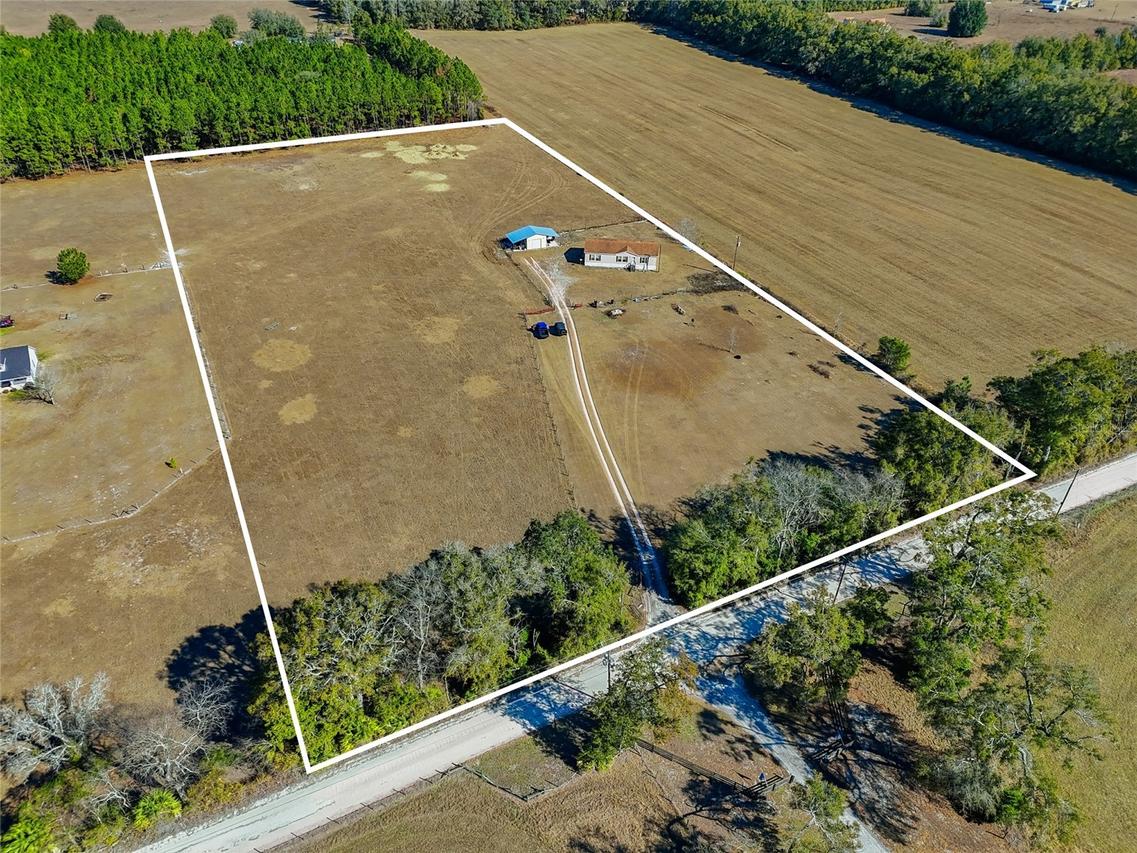 2400 NW 5th St., Bell, FL 32619