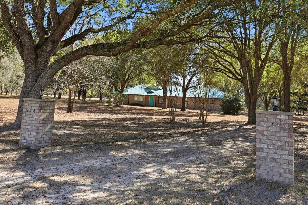 534 SW Thorne Ln., Fort White, FL 32038