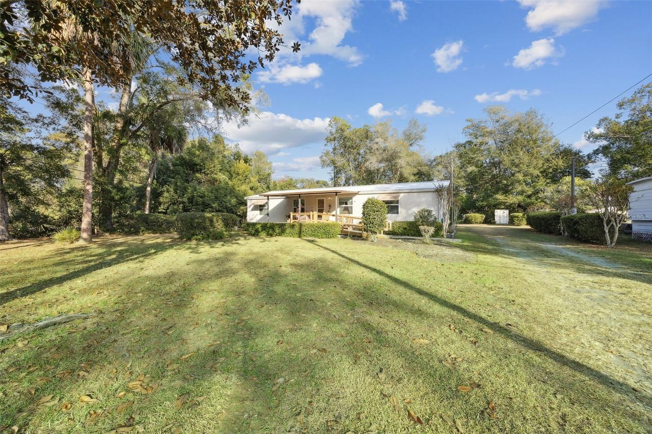 100 Waterway Ave., Satsuma, FL 32189