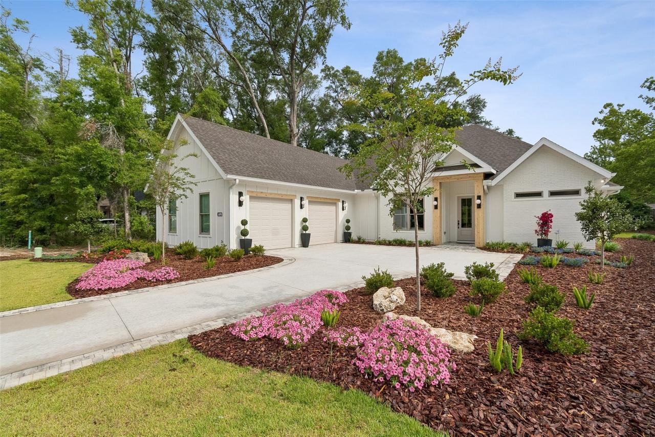 14098 SW 7th Pl., Newberry, FL 32669