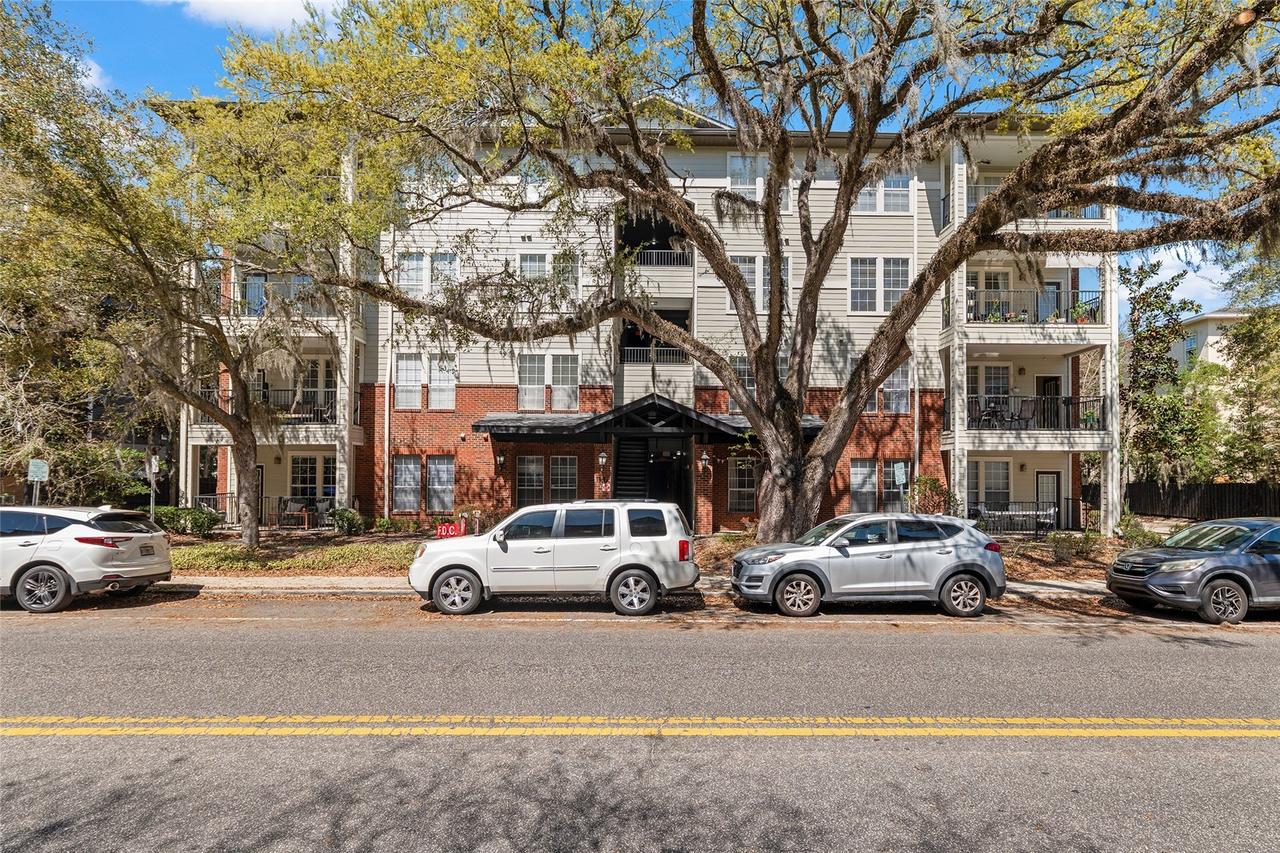 1142 SW 9th Rd. #402, Gainesville, FL 32601