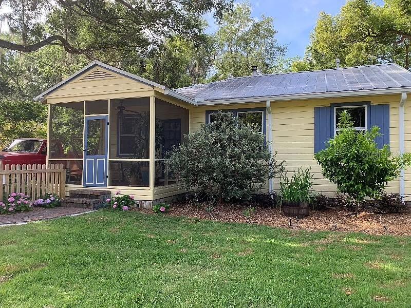 1017 NE 8th Ave., Gainesville, FL 32601