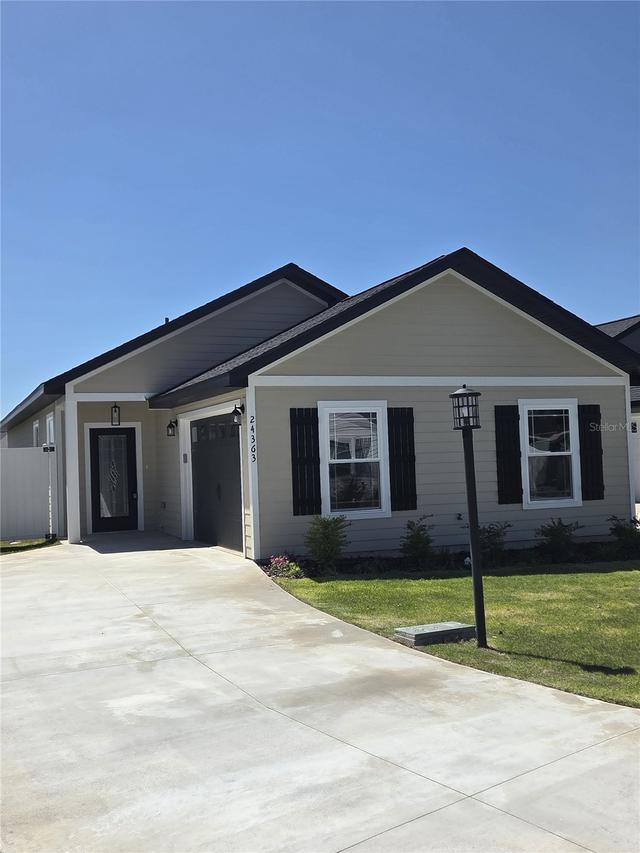 24363 SW 18th Ln., Newberry, FL 32669