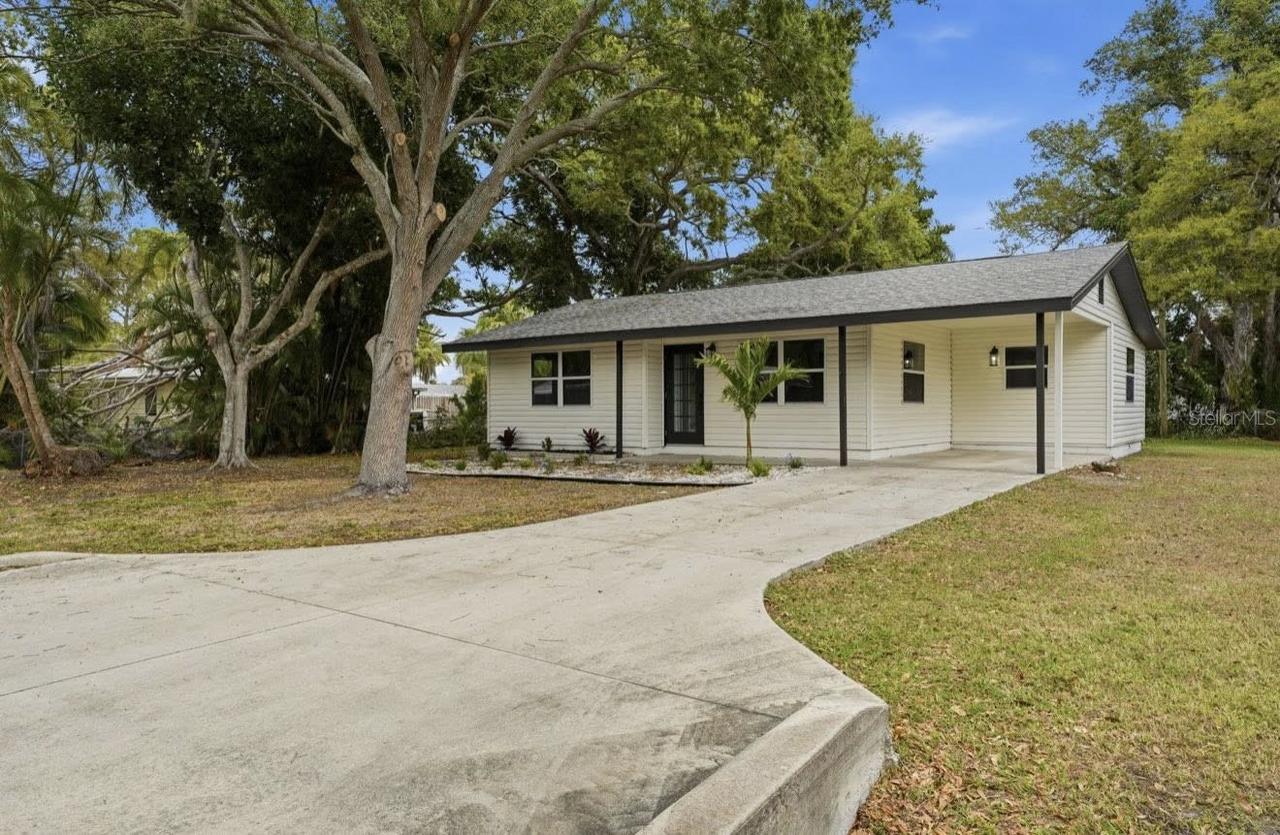 4313 Midland Rd., Sarasota, FL 34231