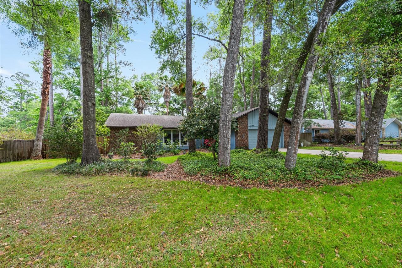 2725 NW 38th St., Gainesville, FL 32605