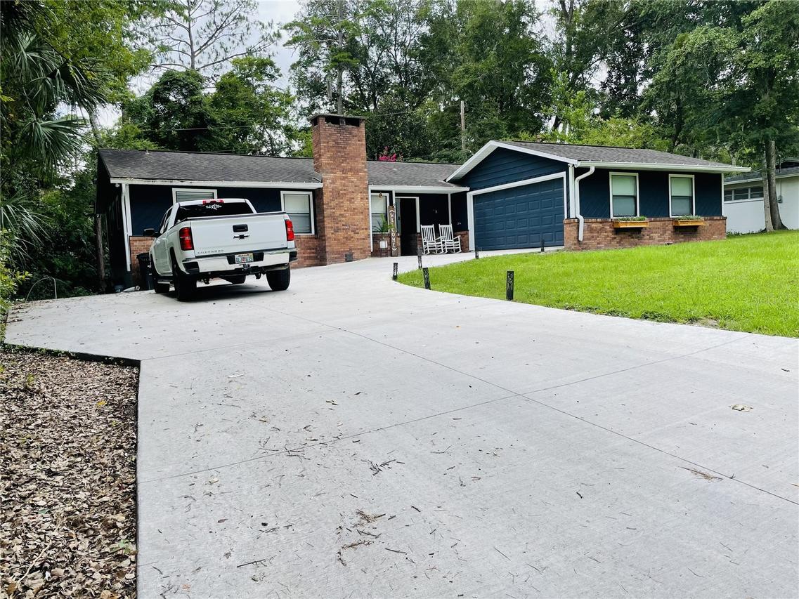 922 NW 39th Dr., Gainesville, FL 32605