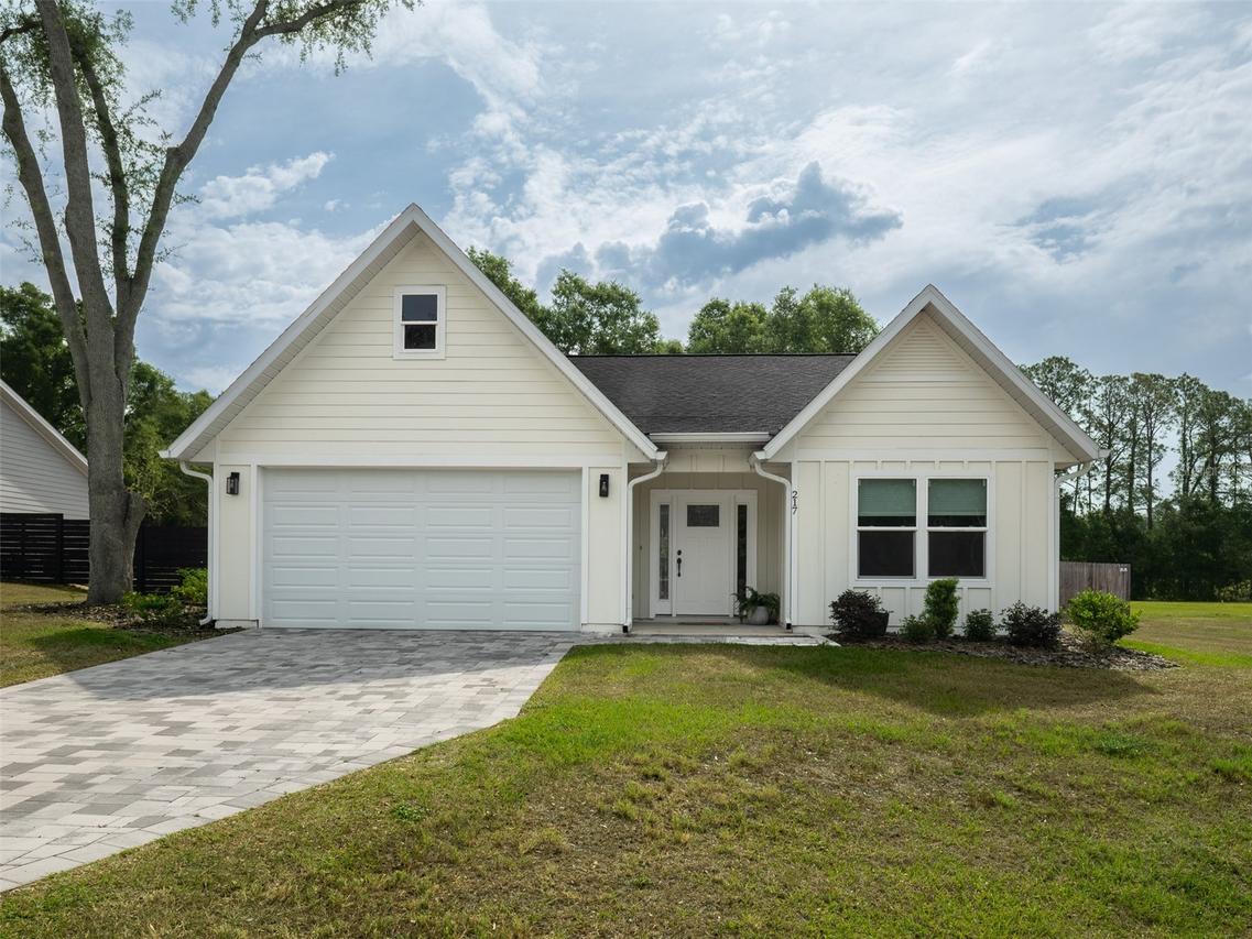 217 SW 246th Way, Newberry, FL 32669