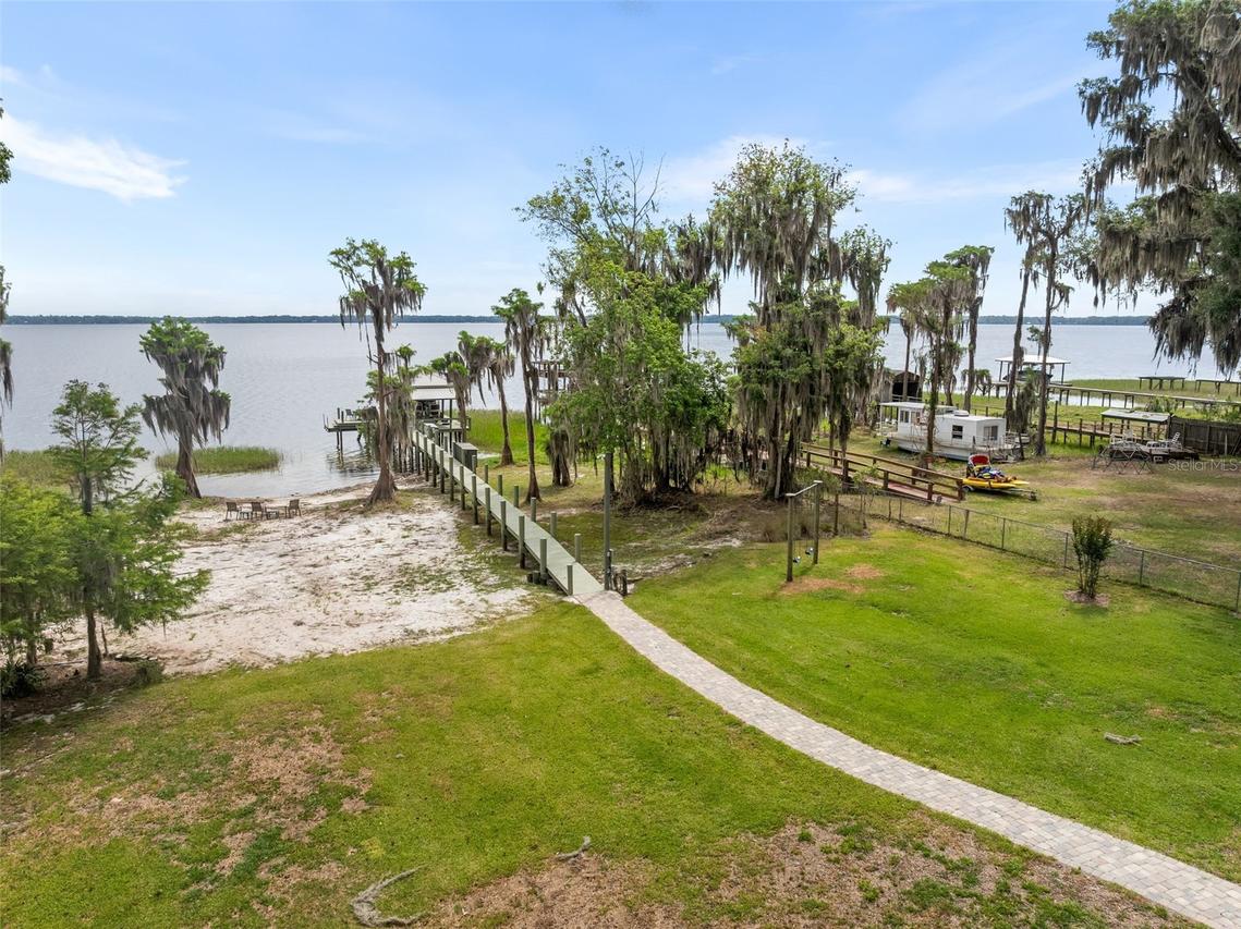 8026 NE 221st St., Melrose, FL 32666