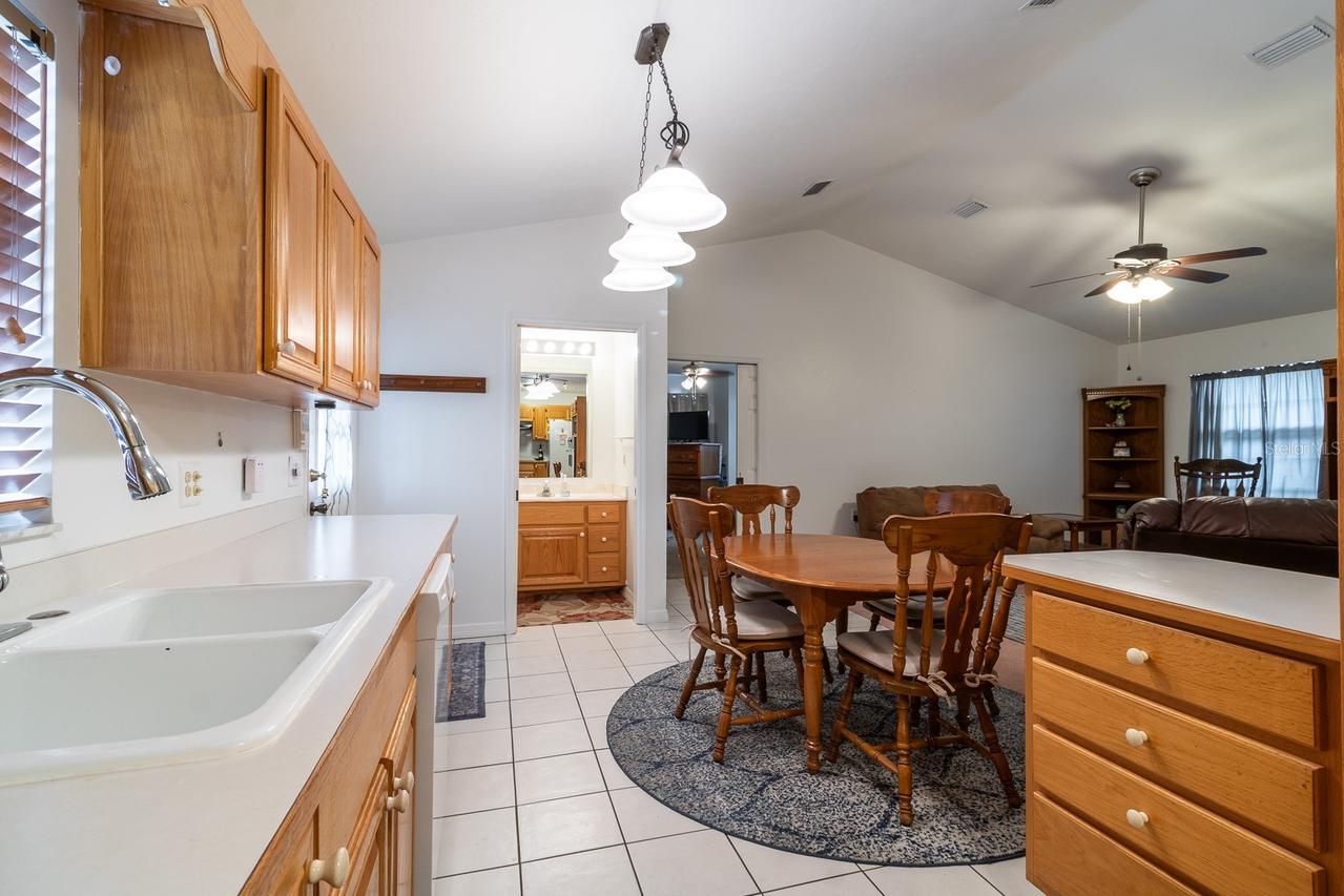300 SW Brighton Ct., Fort White, FL 32038