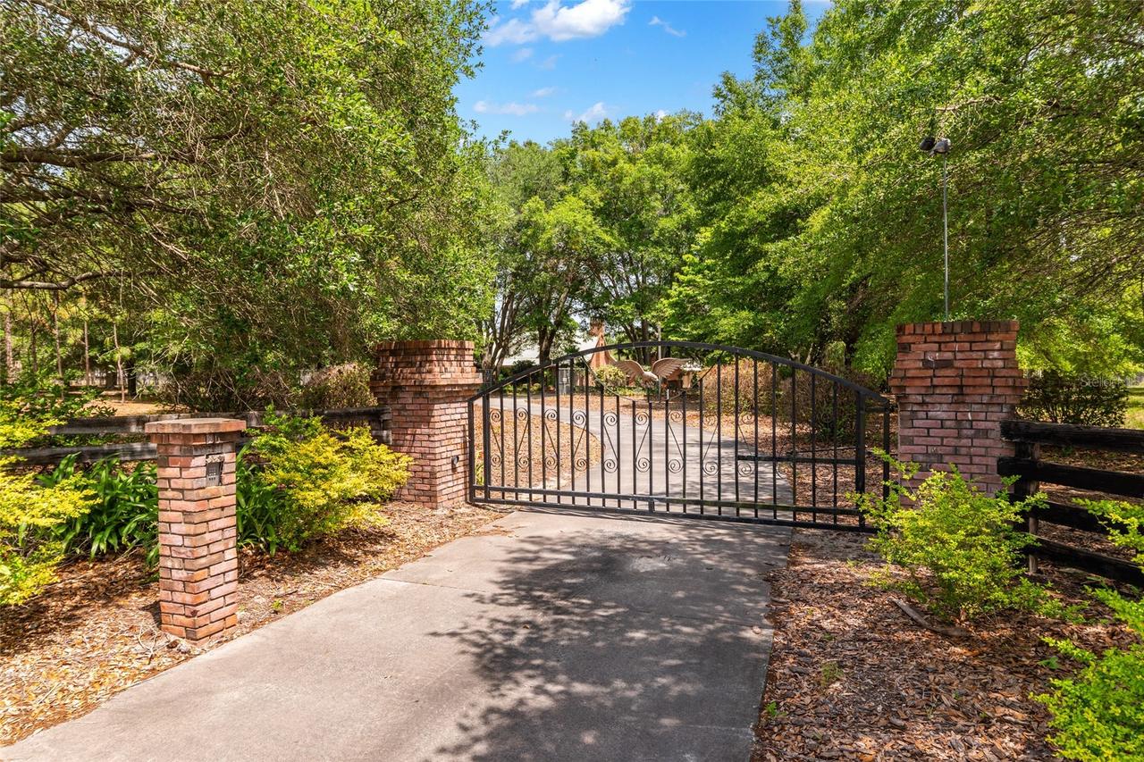 272 NE County Road 337, Trenton, FL 32693