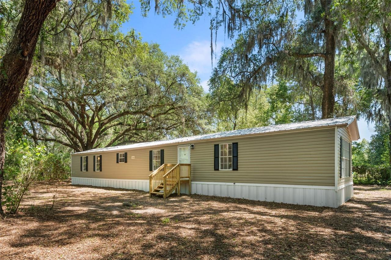 102 Tree Farm Rd., Hawthorne, FL 32640