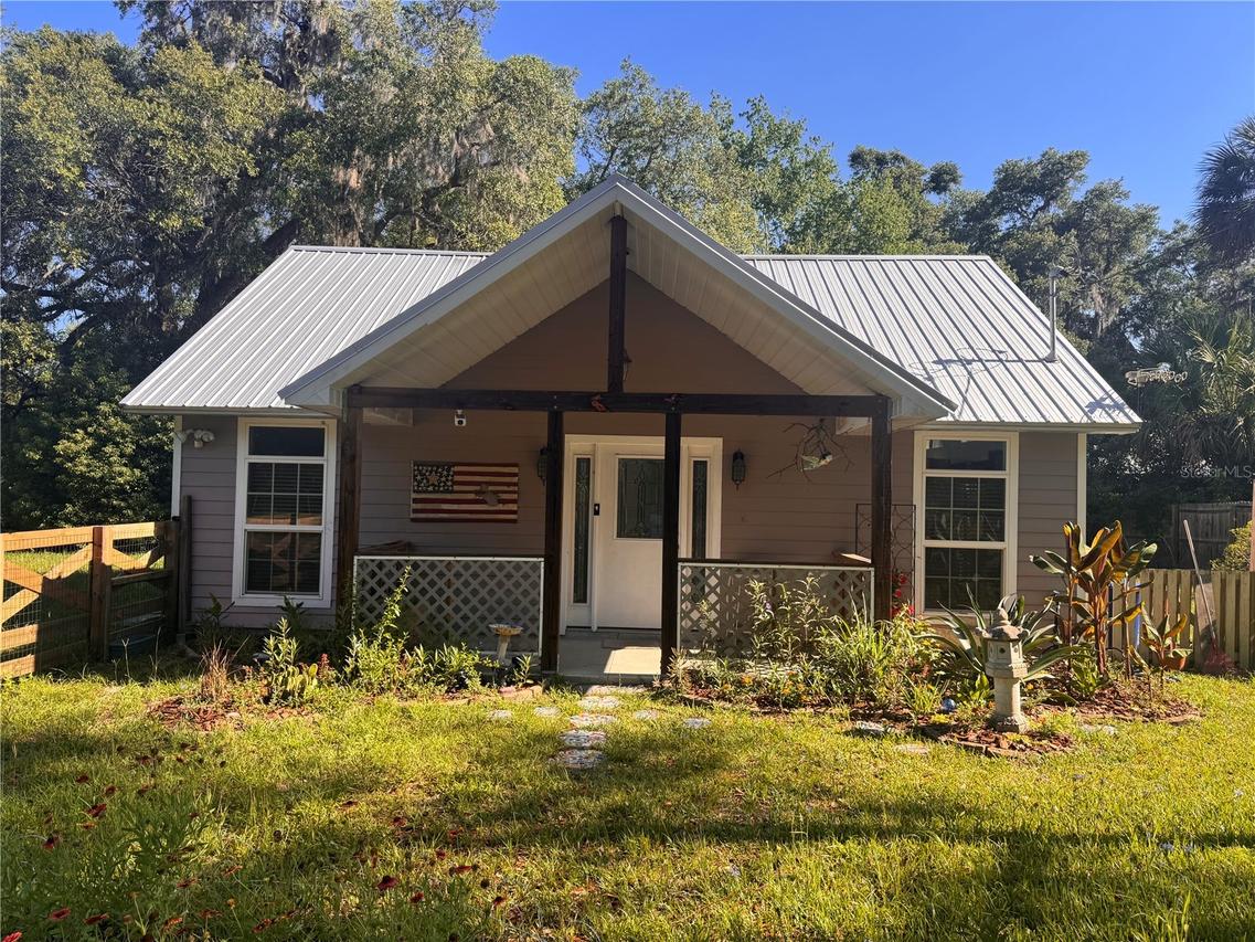103 Grove St., Melrose, FL 32666
