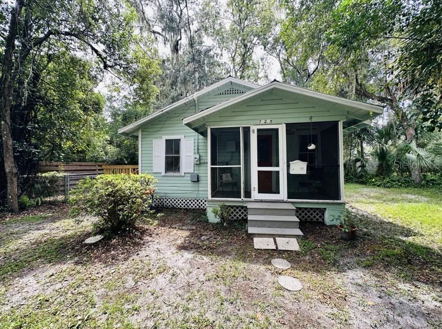 725 NE 5th Ave., Gainesville, FL 32601
