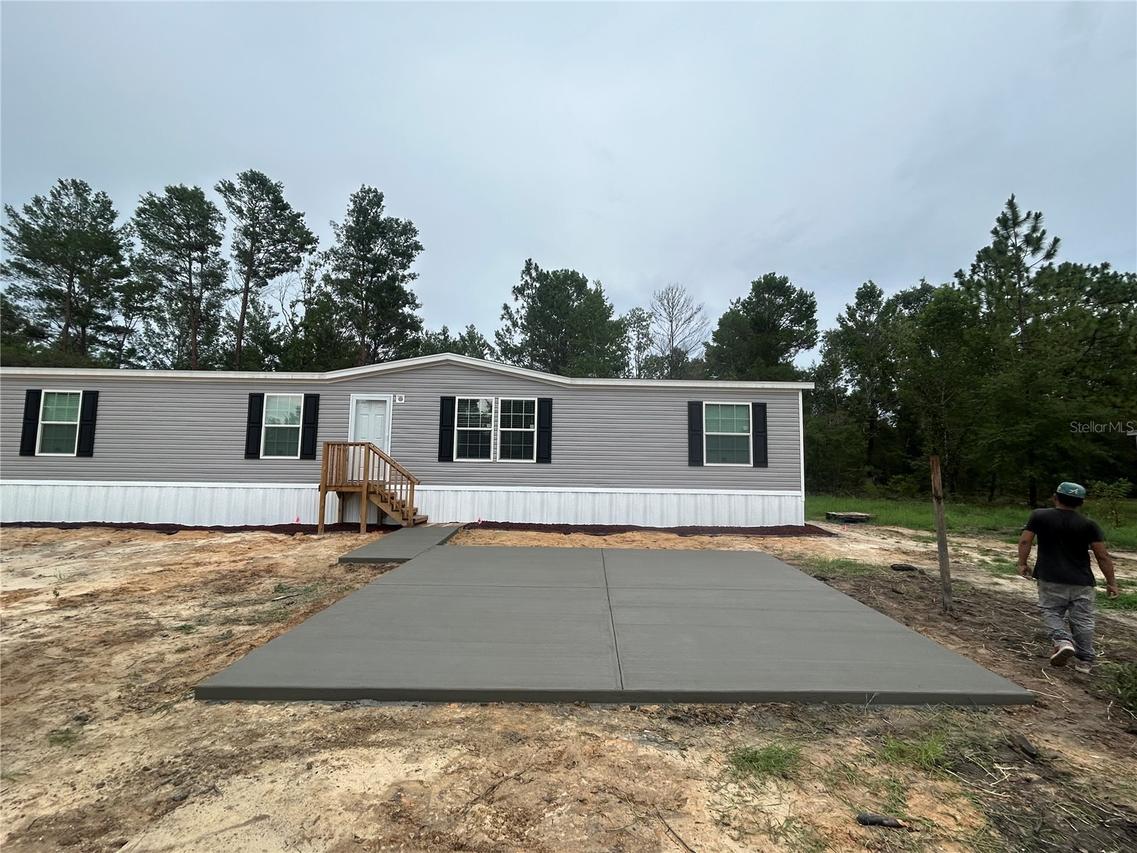150 19th St., Interlachen, FL 32148