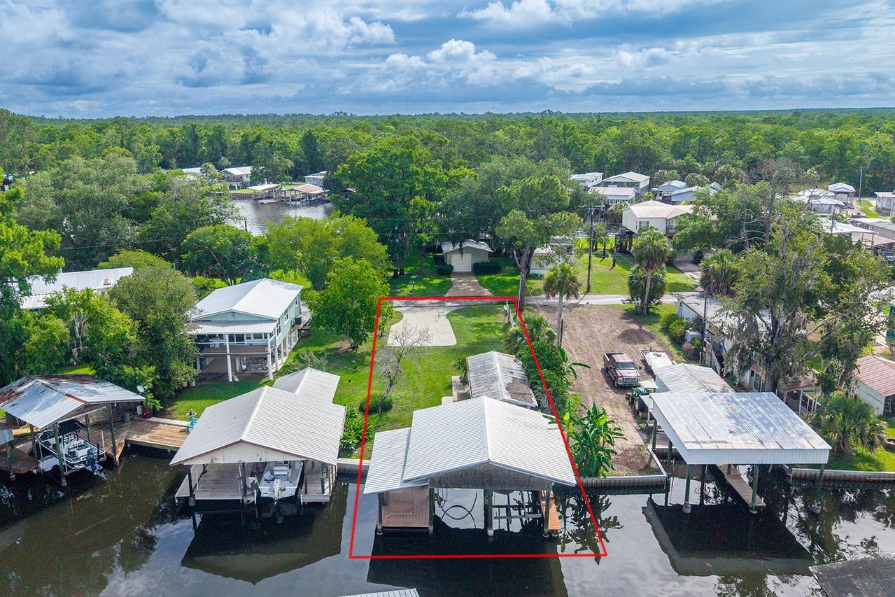 192 SE 241st St., Suwannee, FL 32692