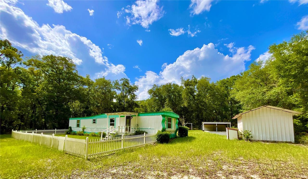 8232 Swan Lake Rd., Melrose, FL 32666
