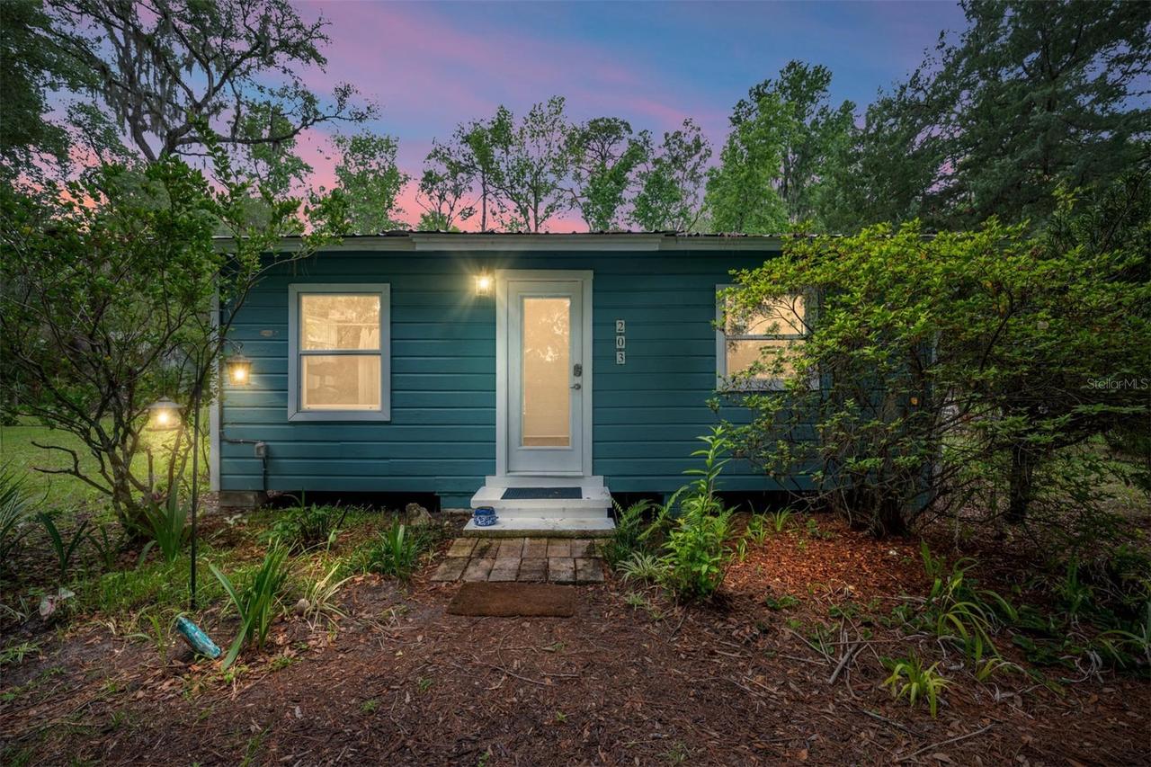 201-203 NE Tahota Ave., Micanopy, FL 32667