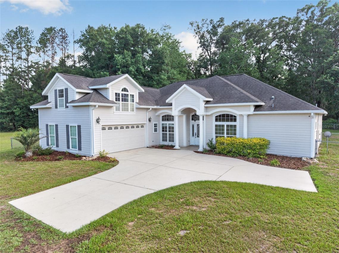 26807 SW 20th Pl., Newberry, FL 32669