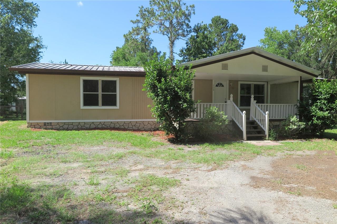 108 Pineshore Dr., Satsuma, FL 32189