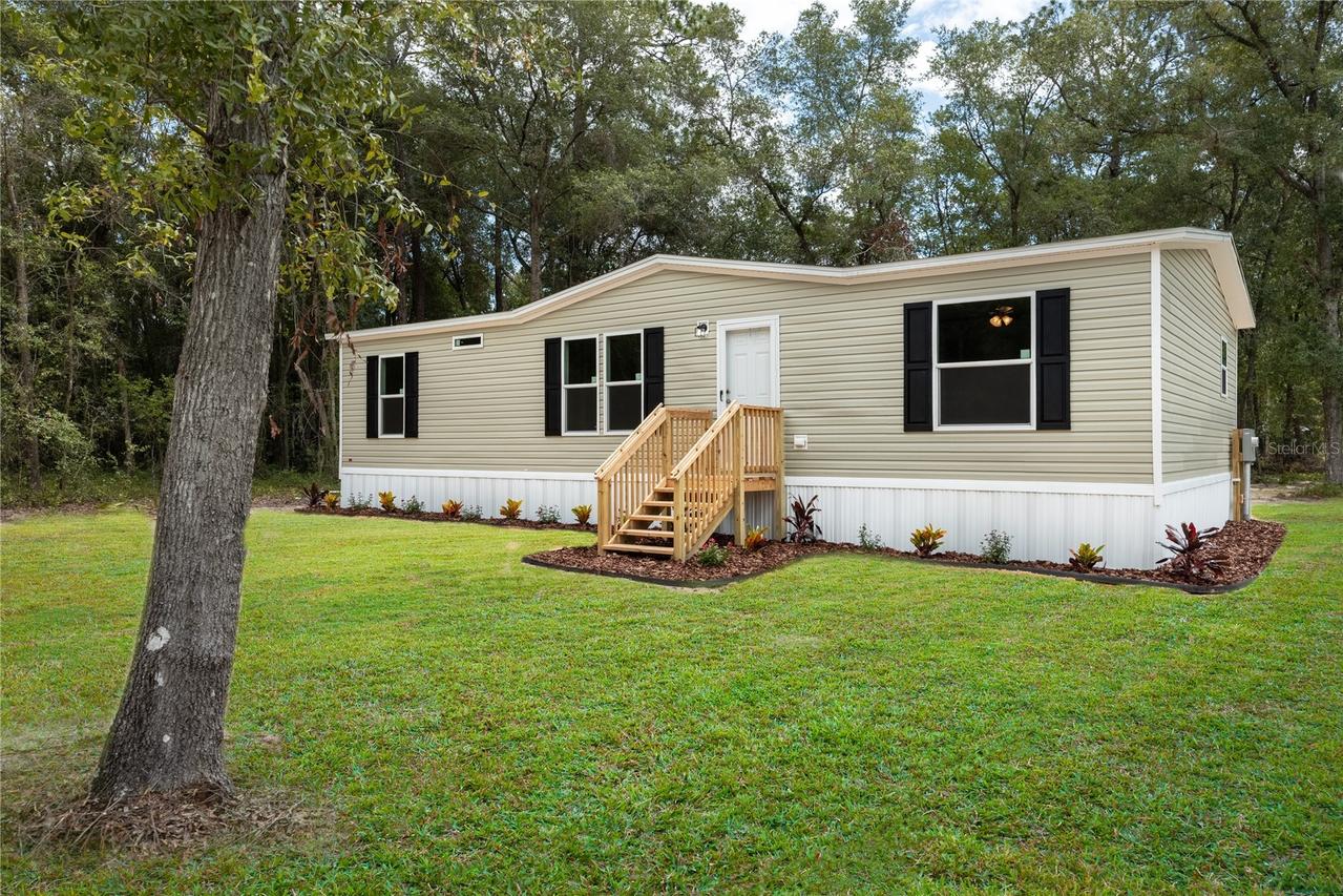 104 Jackson Ave., Interlachen, FL 32148