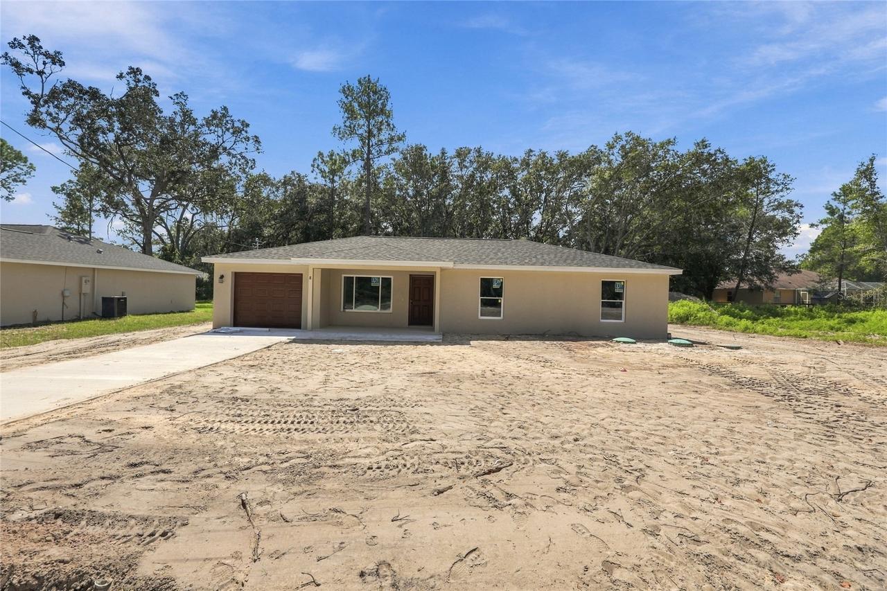 8 Sequoia Drive Course, Ocklawaha, FL 32179