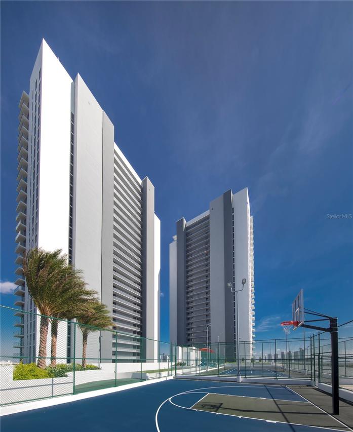 16385 Biscayne Blvd. #305, North Miami Beach, FL 33160