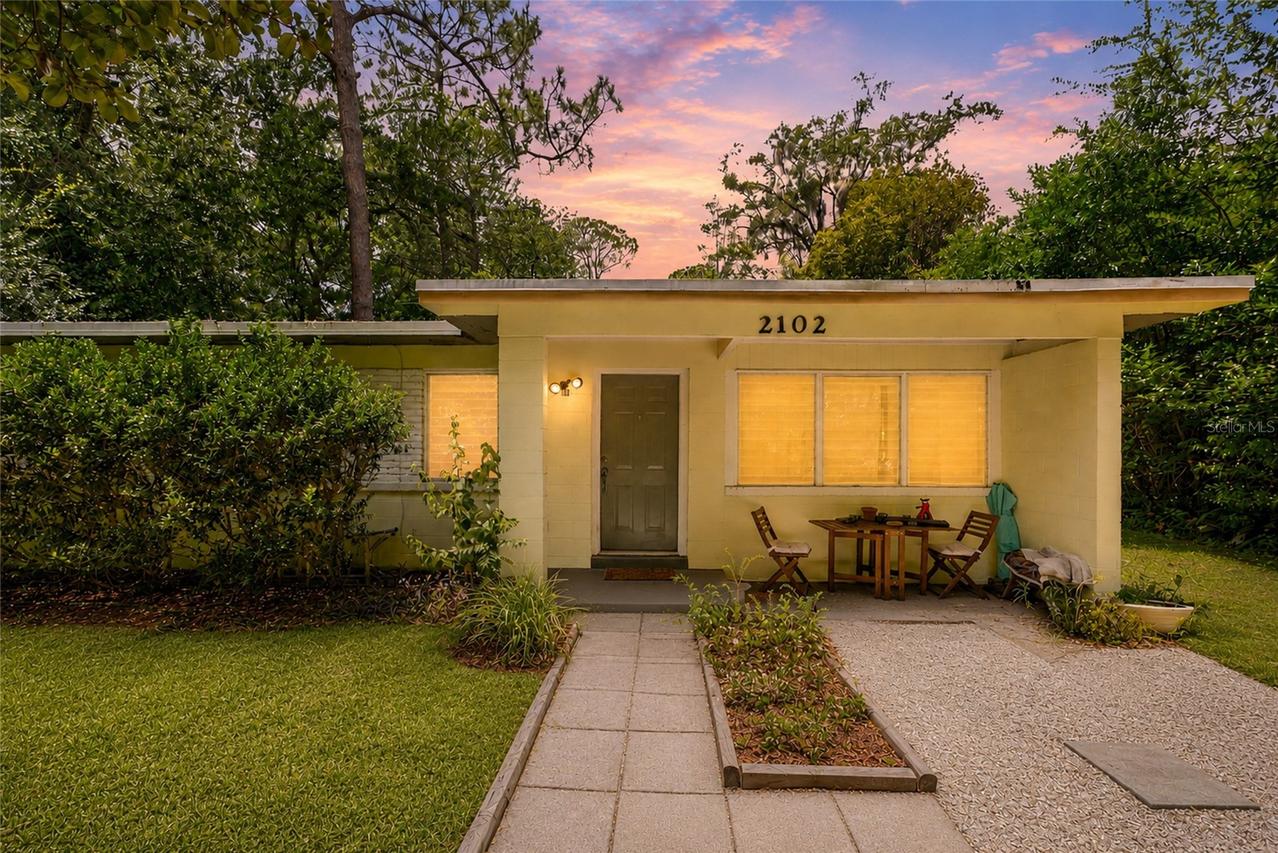 2102 NE 8th St., Gainesville, FL 32609